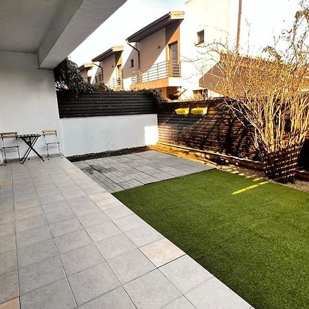 Otopeni Airport Apartment With Private Garden Exteriér fotografie