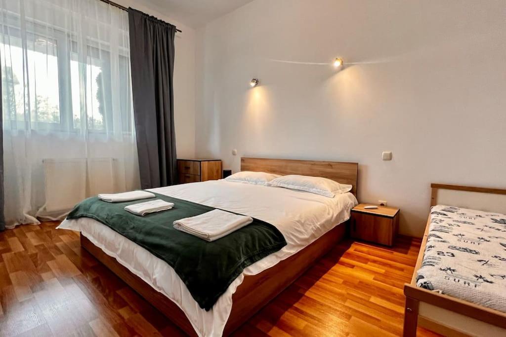 Otopeni Airport Apartment With Private Garden Exteriér fotografie
