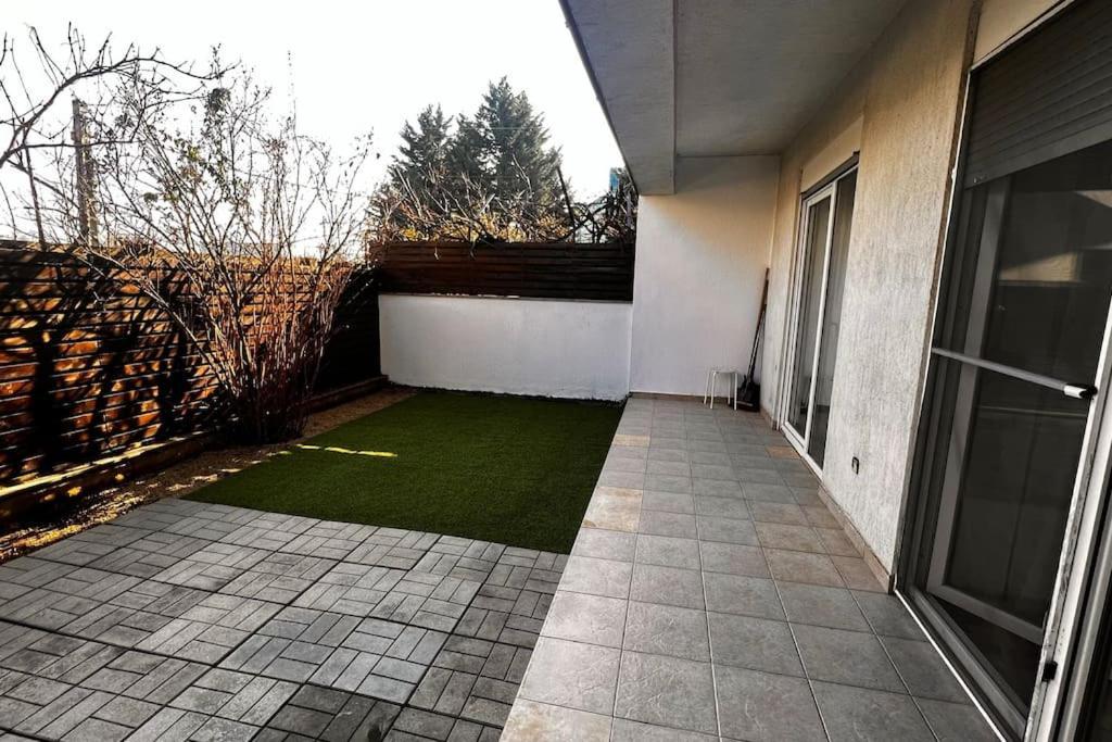 Otopeni Airport Apartment With Private Garden Exteriér fotografie